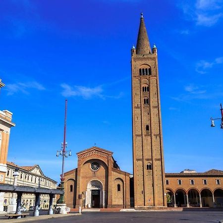 A Due Passi Dal Centro Appartement Forlì Buitenkant foto