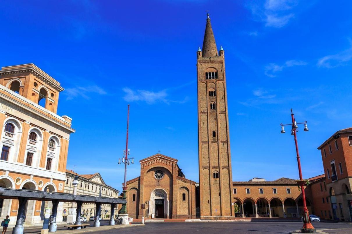 A Due Passi Dal Centro Appartement Forlì Buitenkant foto